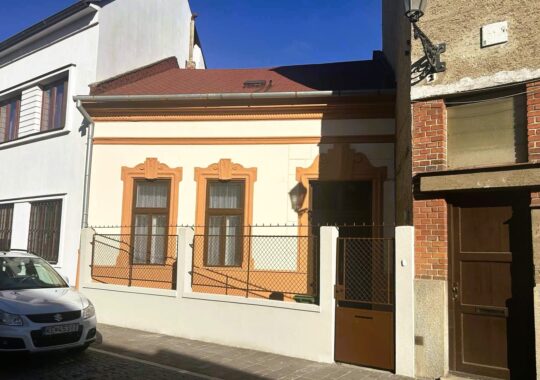 Rekonštrukcia fasády a oplotenia